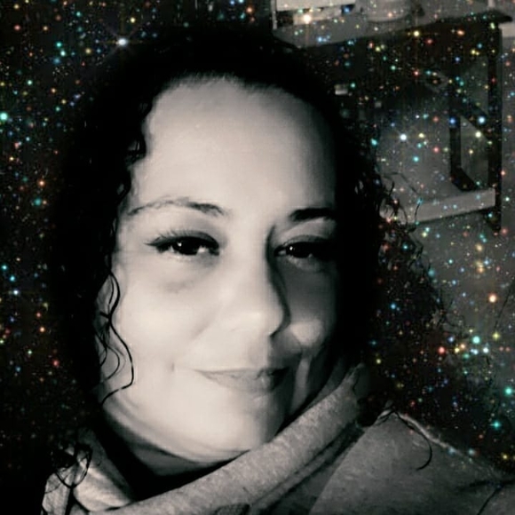 Meet your Posher, Amy - Picture 1 of 1